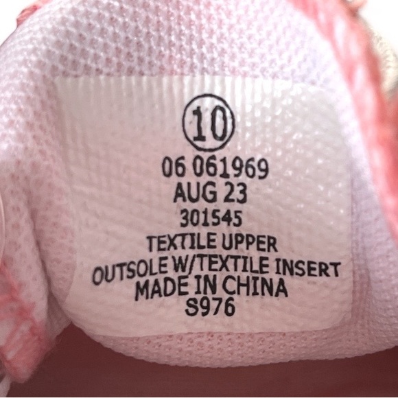 Peanuts Snoopy You Are So Loved Low Top Sneakers Peach Pink Size 10 - Picture 8 of 9